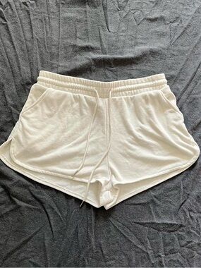 Rewash brand women’s white drawstring lounge shorts